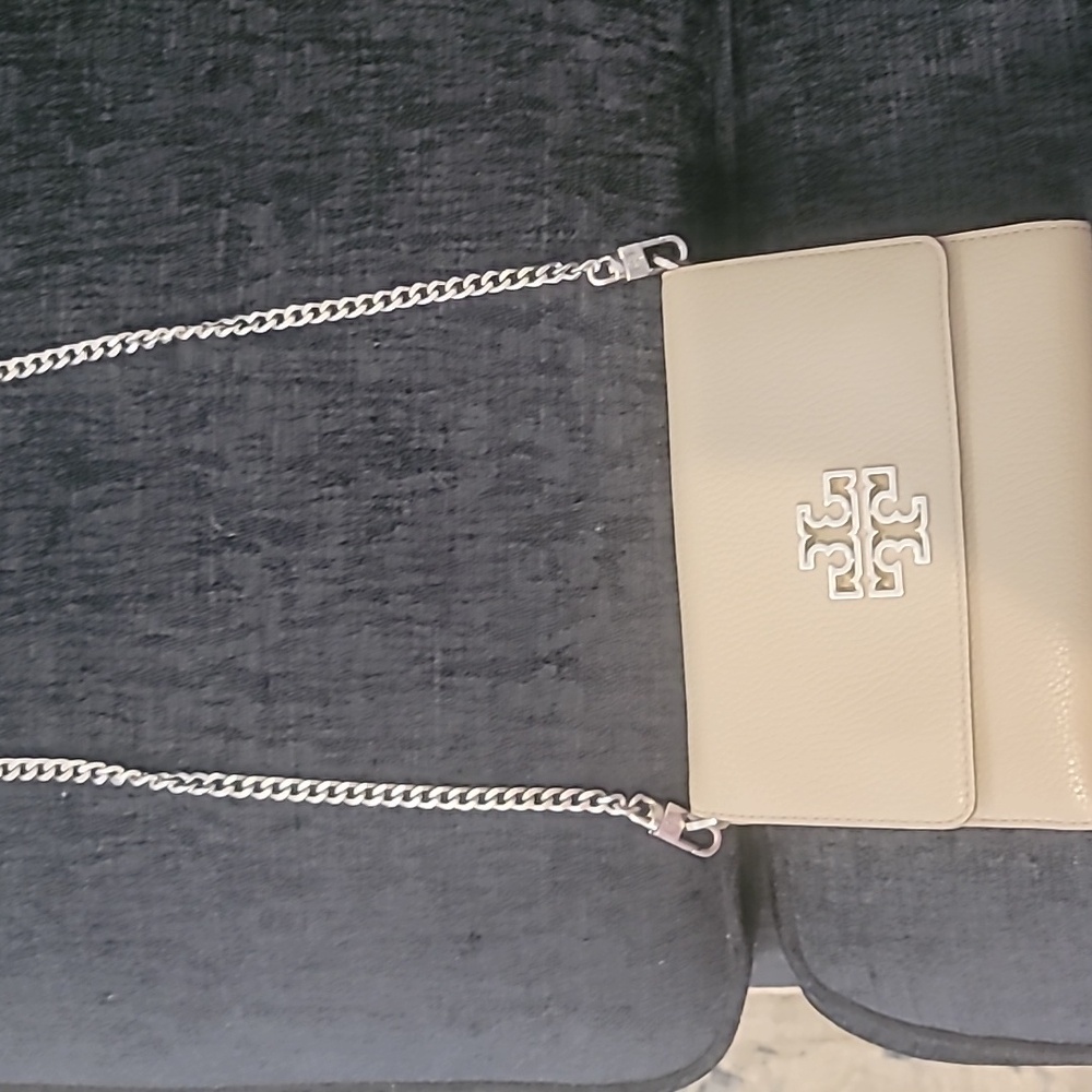 SMALL Tory Burch Crossbody gray with Silver chain